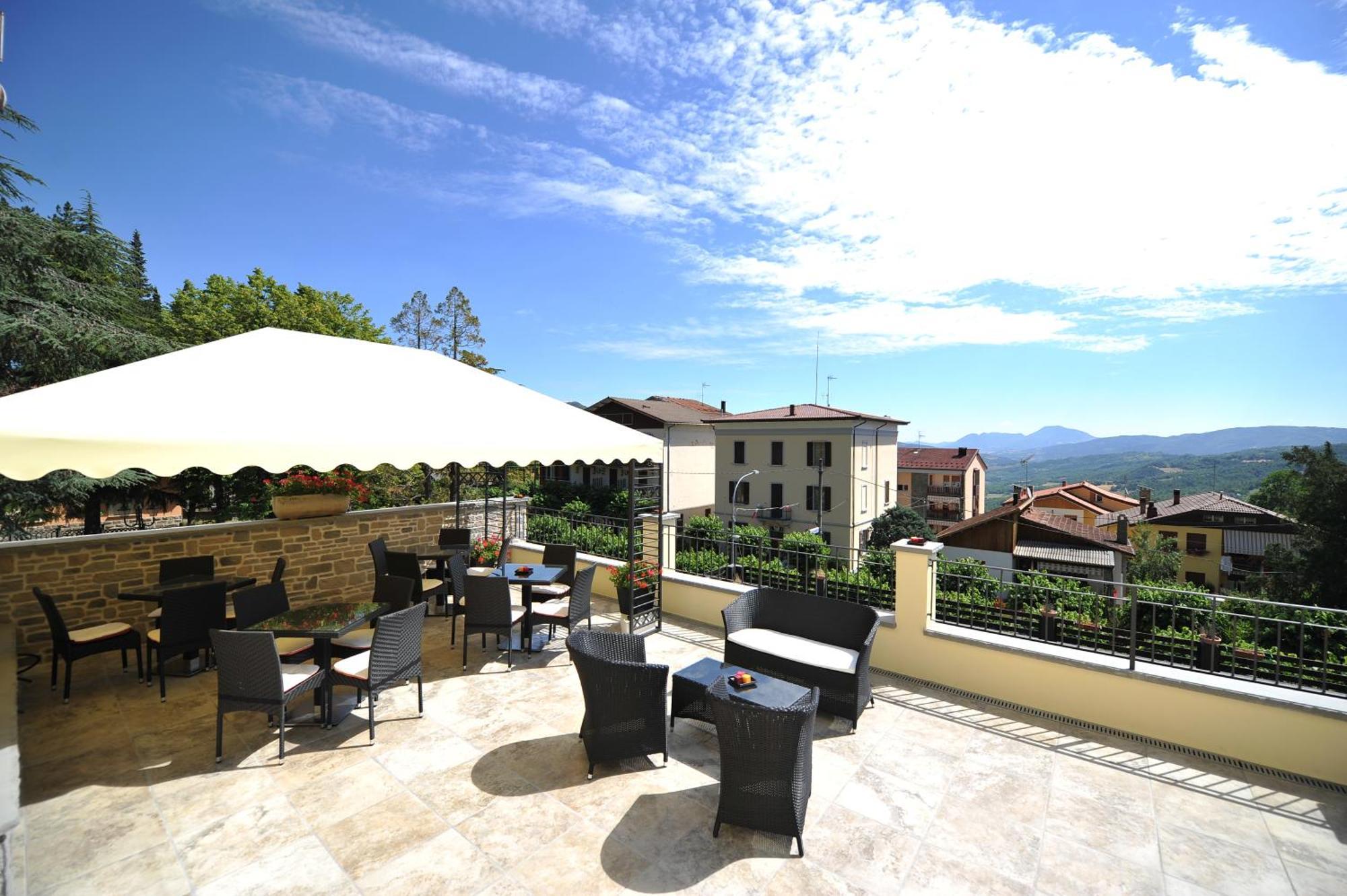 Hotel Montepizzo Lizzano In Belvedere Exterior foto